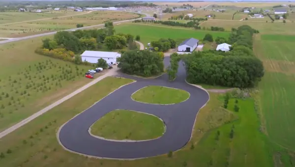 CBoysTV "Curvy" Driveway